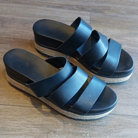 Mia Black Platform Strappy Women's Sandals. Gently used. Sz 7.5 - Picture 1 of 5